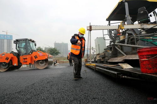 再加速！成都大運會直聯通道啟動瀝青鋪設，助力普通道路貨物運輸代理高效暢行